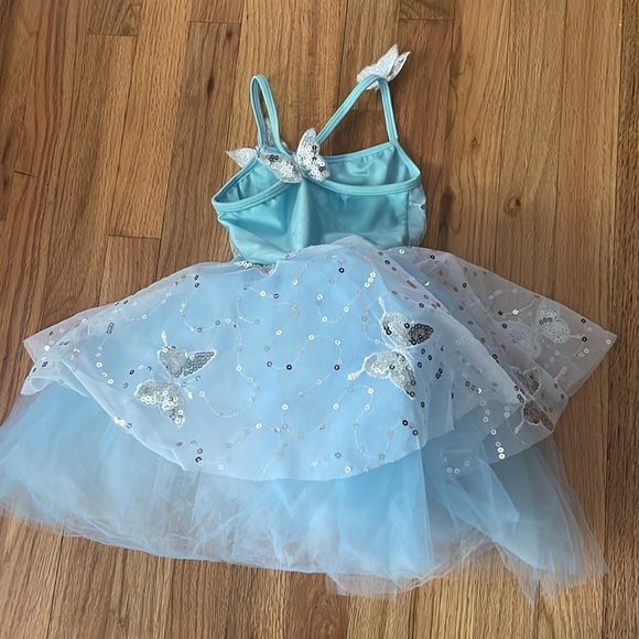 Dance - Picture 3 of 8